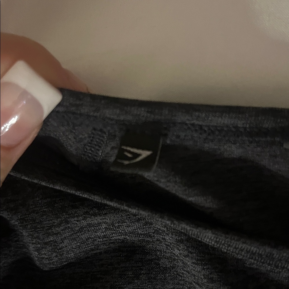 Gymshark Black Crewneck Lightweight Sweater - Picture 2 of 3